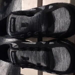 Sketchers memory foam sneakers